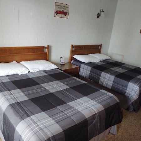 Firehouse Inn Saint-Ignace Extérieur photo