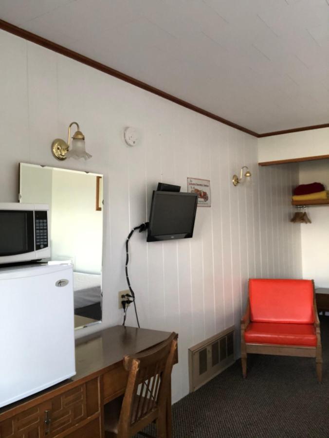 Firehouse Inn Saint-Ignace Extérieur photo