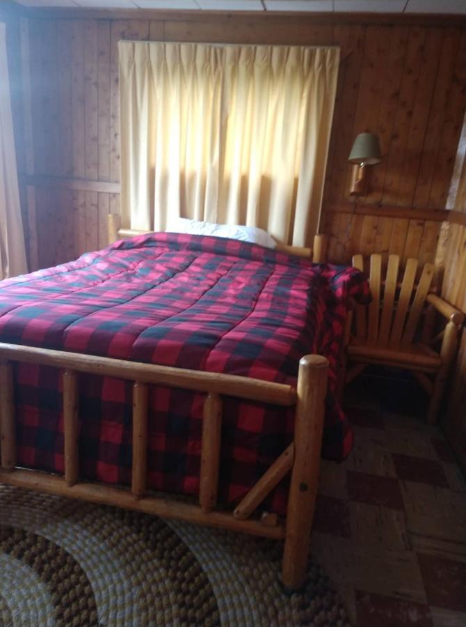 Firehouse Inn Saint-Ignace Extérieur photo